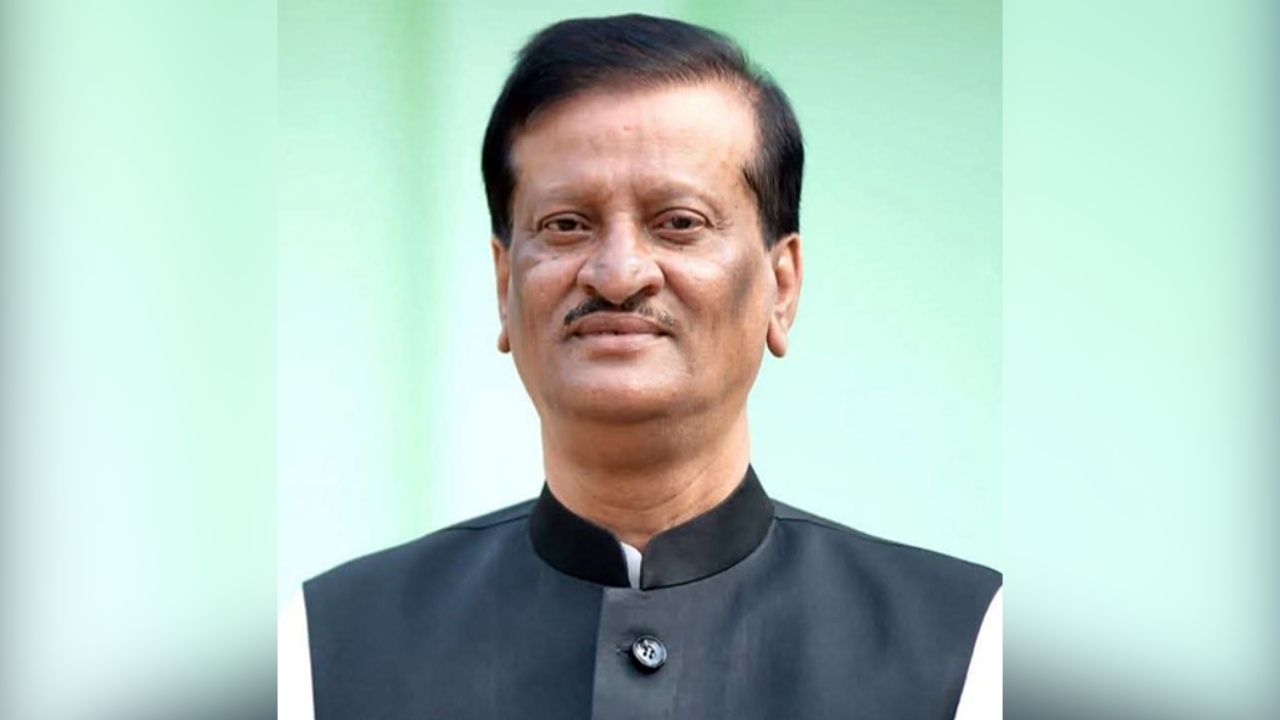 ফেনী জেলা পরিষদের সাবেক চেয়ারম্যান আটক